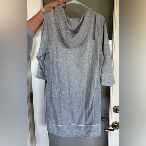 Anthropologie Daily Practice Heather Gray Women's Top - Picture 3 of 3